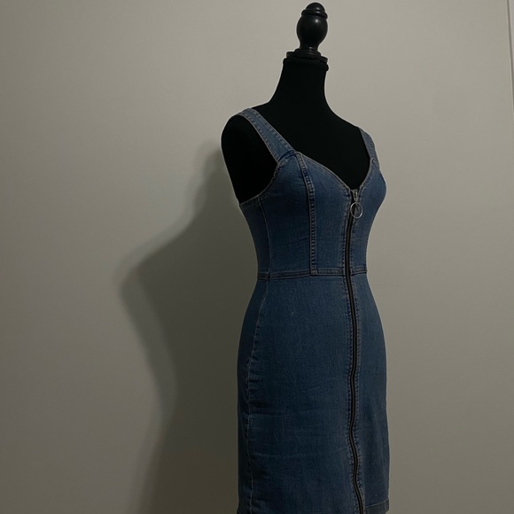 Cute Denim Dress - Picture 4 of 10